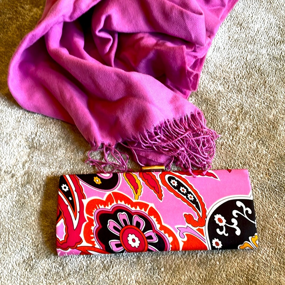 Banana Republic clutch color paisley with a wooden clasp closer